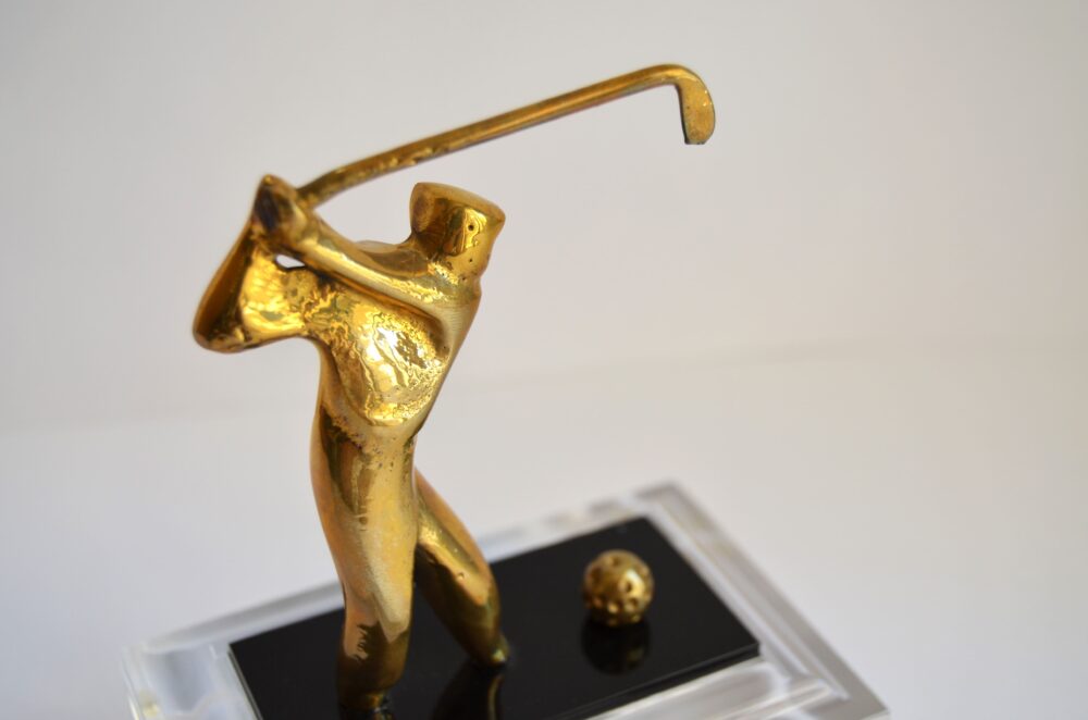trofeo golfista bronce
