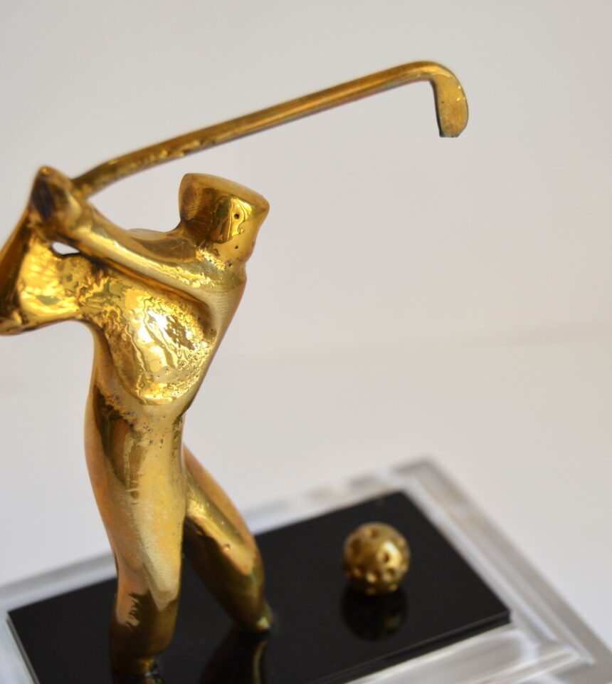 trofeo golfista bronce