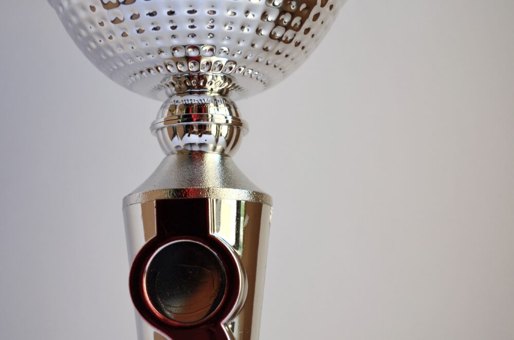 trofeo laton columna alta
