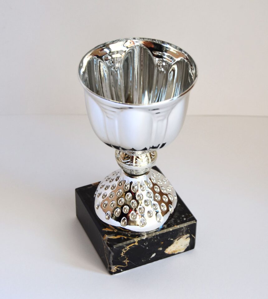 trofeo laton peana marmol copa