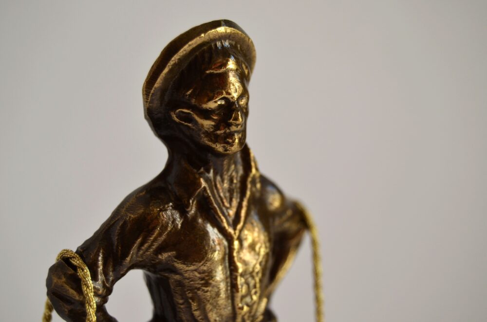 Cenachero de bronce