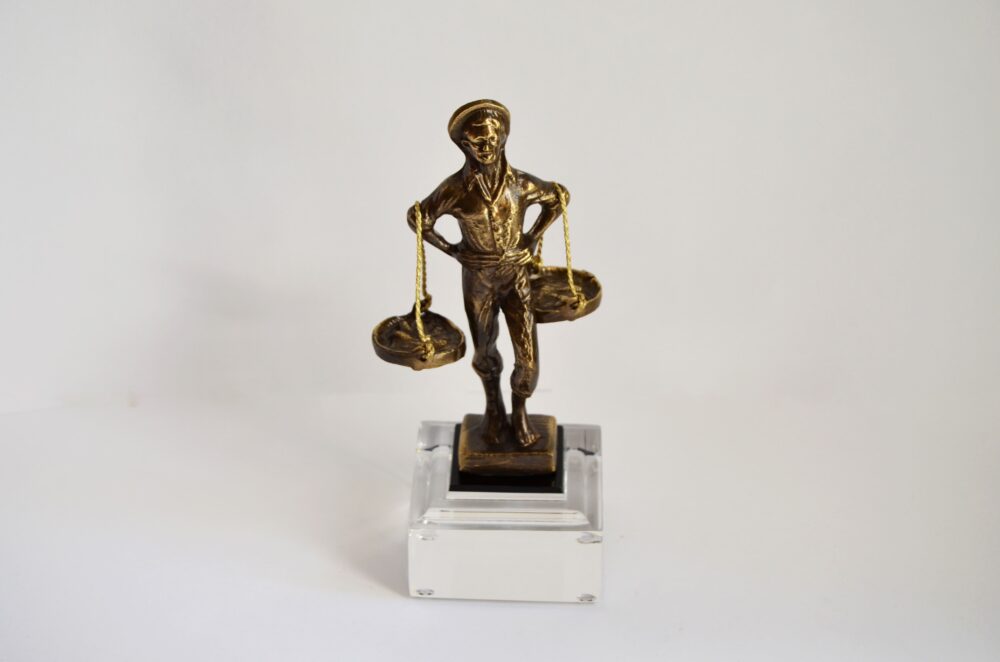 Cenachero de bronce
